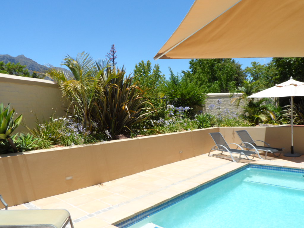 House Bulida swimming pool